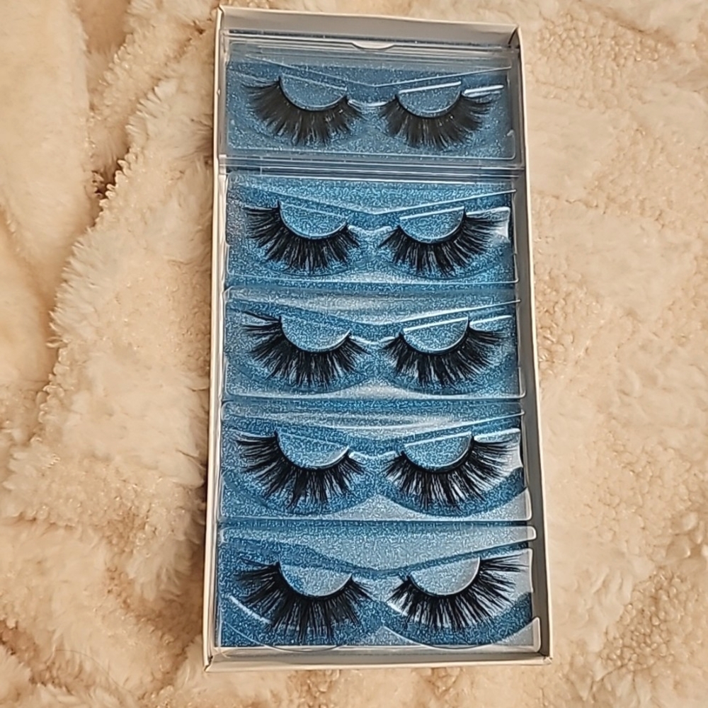 5 pairs of voluminous fluffy eyelashes